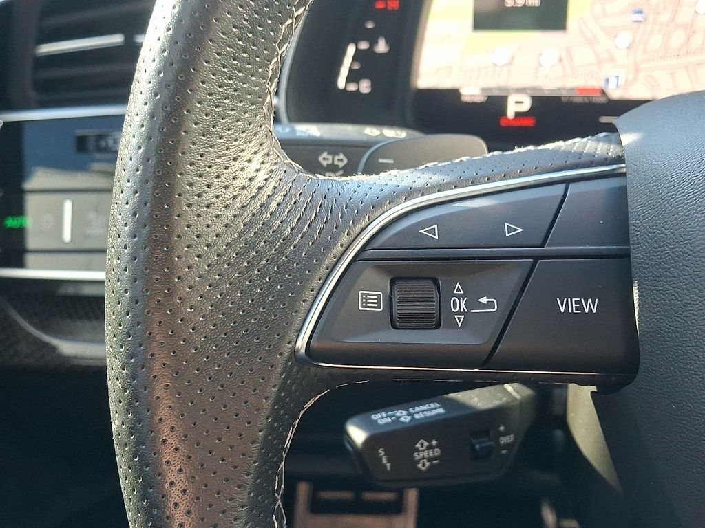 Thumbnail: 2023 Audi SQ7 - 22