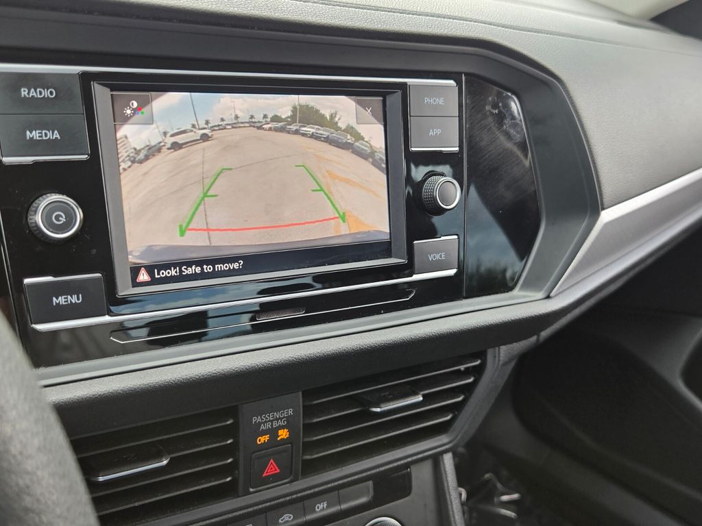2022 Volkswagen Jetta - $15,000