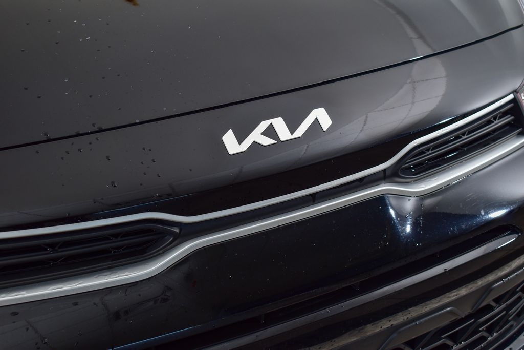 Thumbnail: 2023 Kia Rio - 9