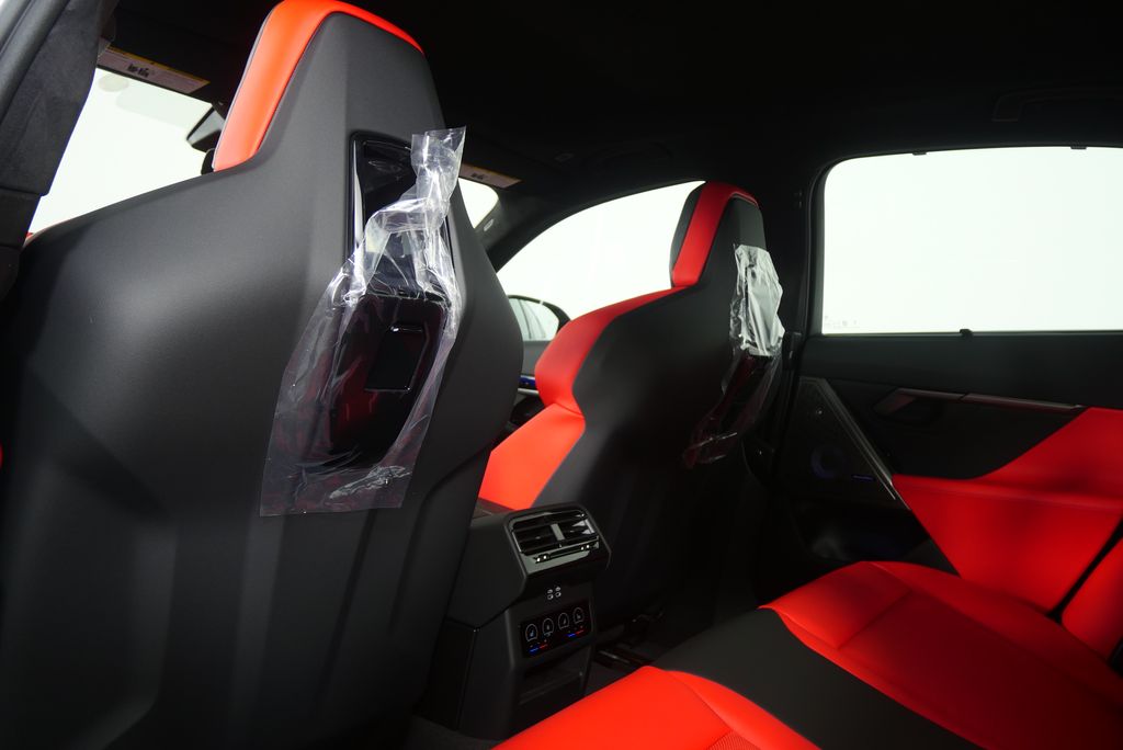 Thumbnail: 2026 BMW M5 - 19