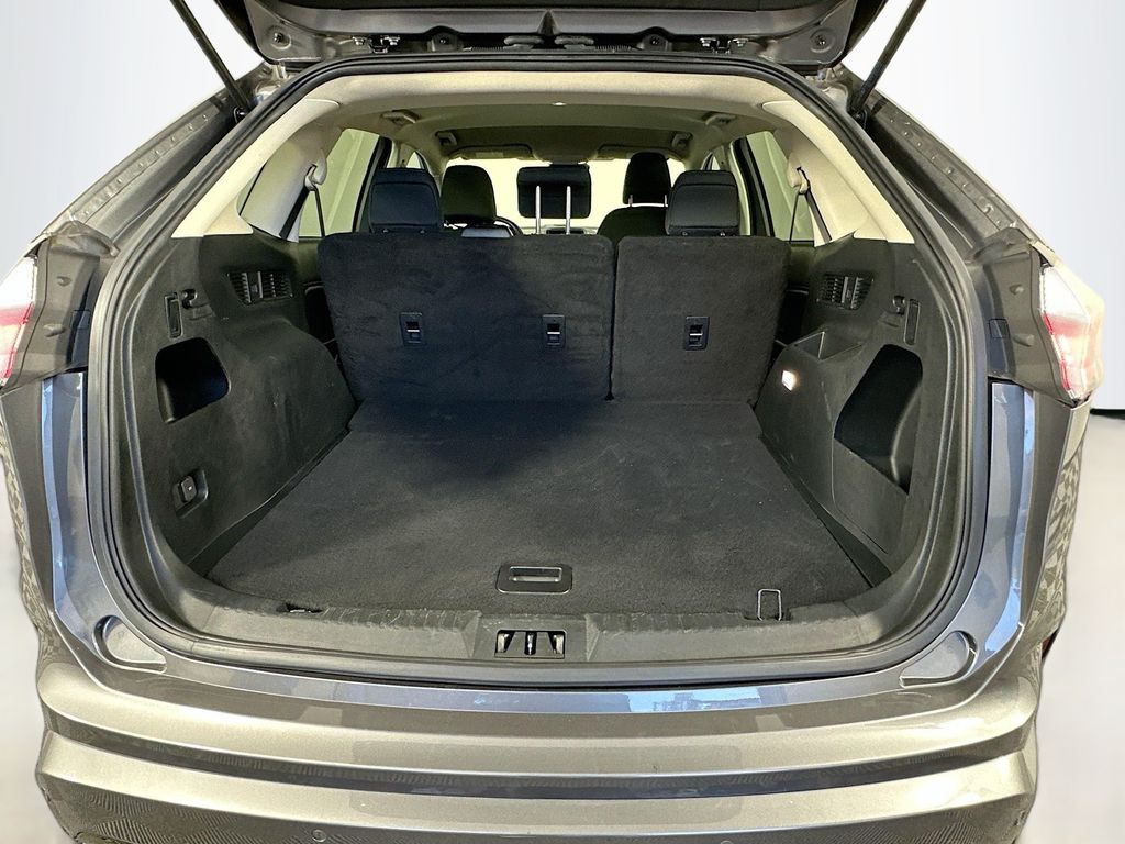 Thumbnail: 2022 Ford Edge - 25