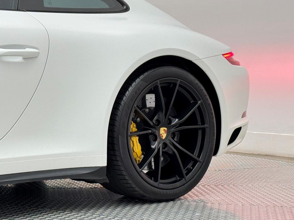 Thumbnail: 2019 Porsche 911 - 10