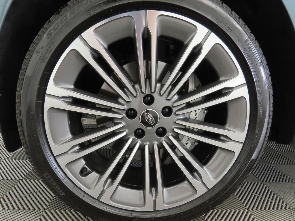 Thumbnail: 2025 Land Rover Range Rover Sport - 30