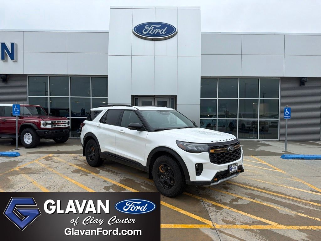 Star White Metallic Tri-Coat 2026 Ford Explorer SUV / Crossover All-Wheel Drive Automatic