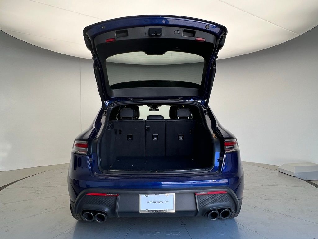 Thumbnail: 2023 Porsche Macan - 20