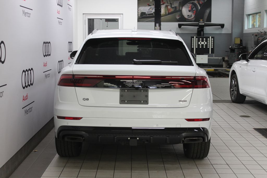 Thumbnail: 2026 Audi Q8 - 4