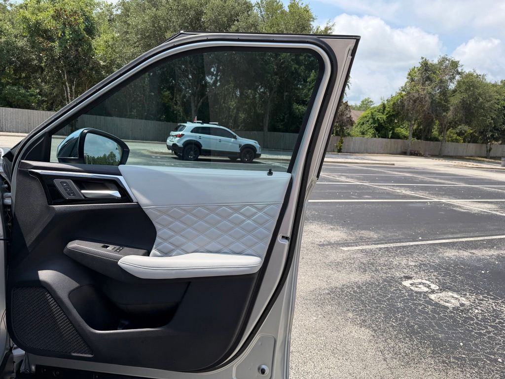 Used 2025 Mitsubishi Outlander PHEV SUV