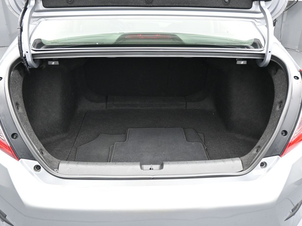 Used 2018 Silver Metallic Honda EX-T image 24