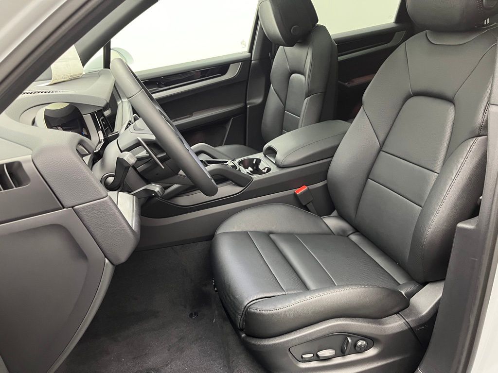 Thumbnail: 2026 Porsche Cayenne - 5