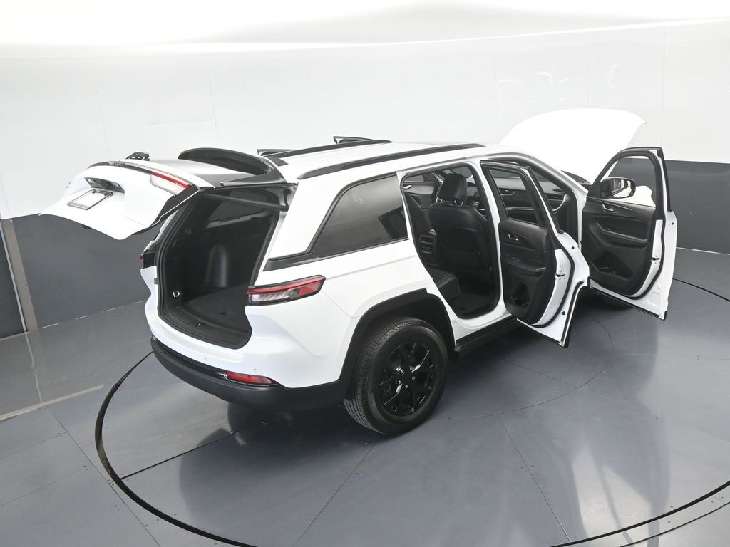 Used 2024 Bright White Clearcoat Jeep Altitude X image 74