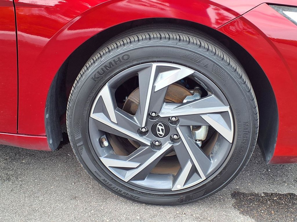 Used 2025 Hyundai Elantra Sedan