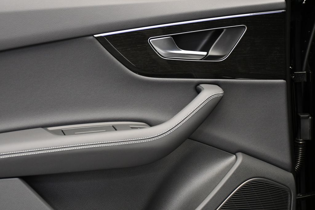 2025 Audi Q7 Premium Plus - Photo 40