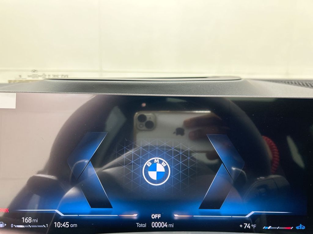 Thumbnail: 2026 BMW X7 - 15