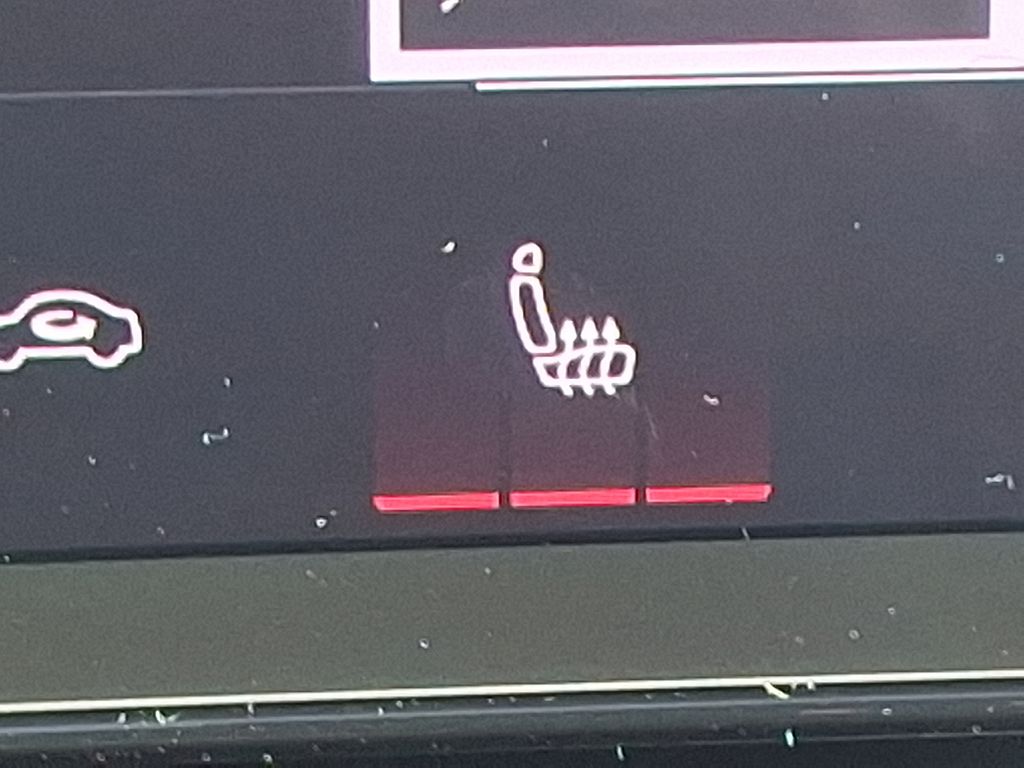 Thumbnail: 2025 Audi Q6 e-tron - 22