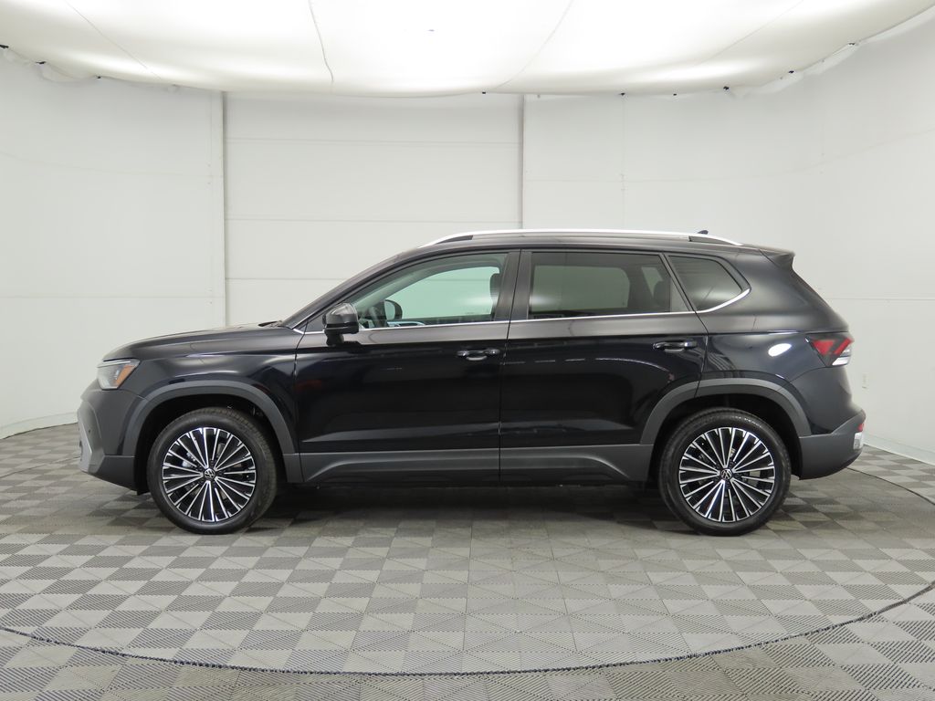 2025 Volkswagen Taos SE 9