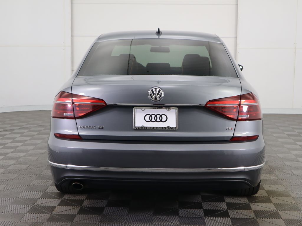2017 Volkswagen Passat SE 6