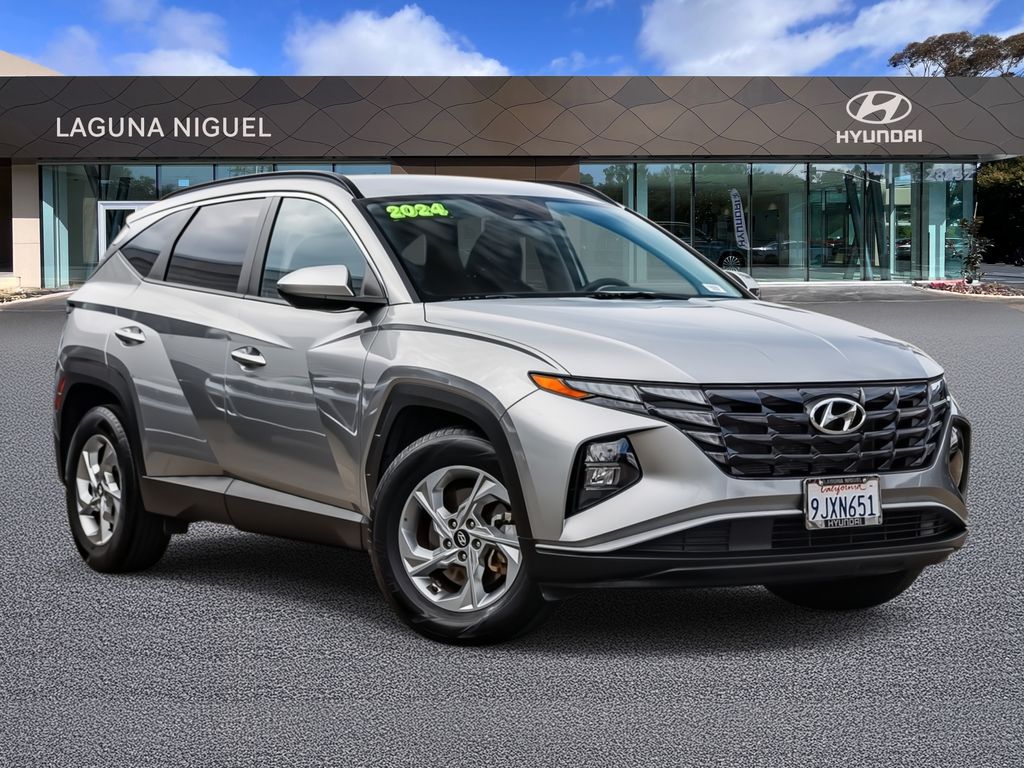 Shimmering Silver 2024 Hyundai Tucson SUV / Crossover Front-Wheel Drive 8-Speed Automatic