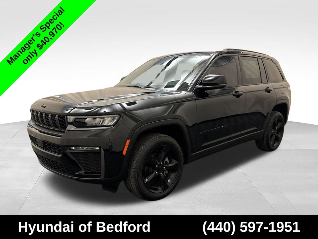 Diamond Black Crystal Pearlcoat 2026 Jeep Grand Cherokee SUV / Crossover Four-Wheel Drive 8-Speed Automatic