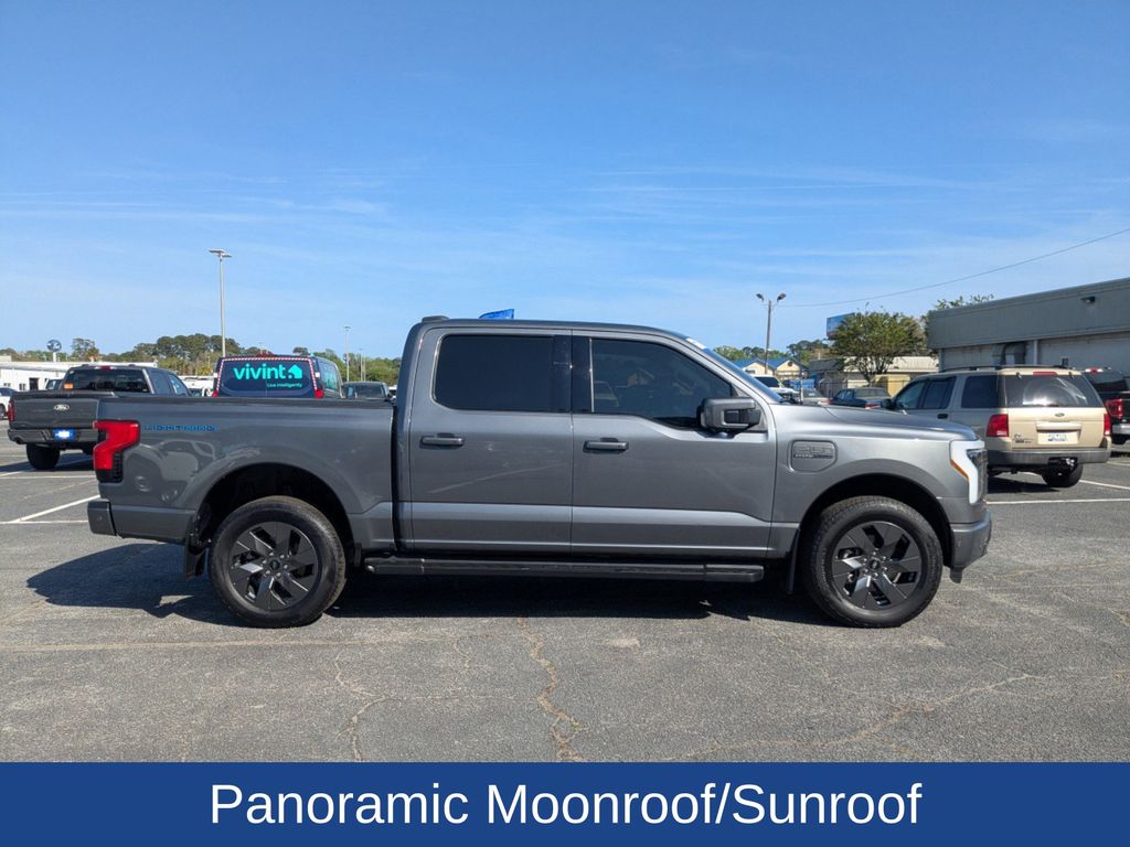 2023 Ford F-150 Lightning LARIAT