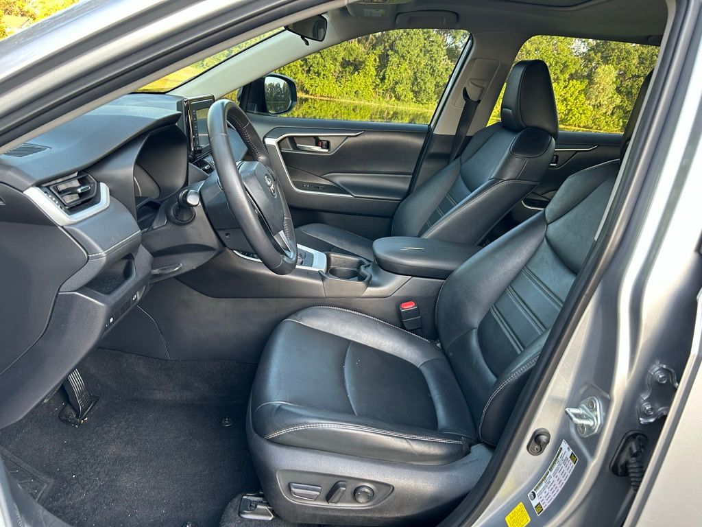 2021 Toyota RAV4 XLE Premium 13