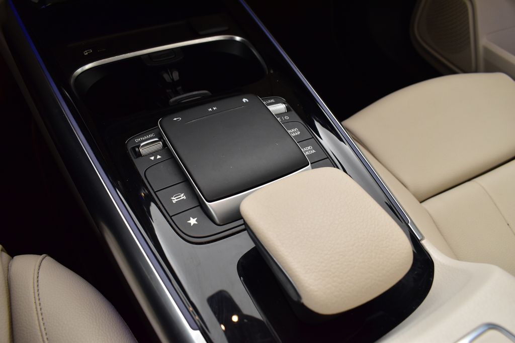 2021 Mercedes-Benz GLA 250 4MATIC 21