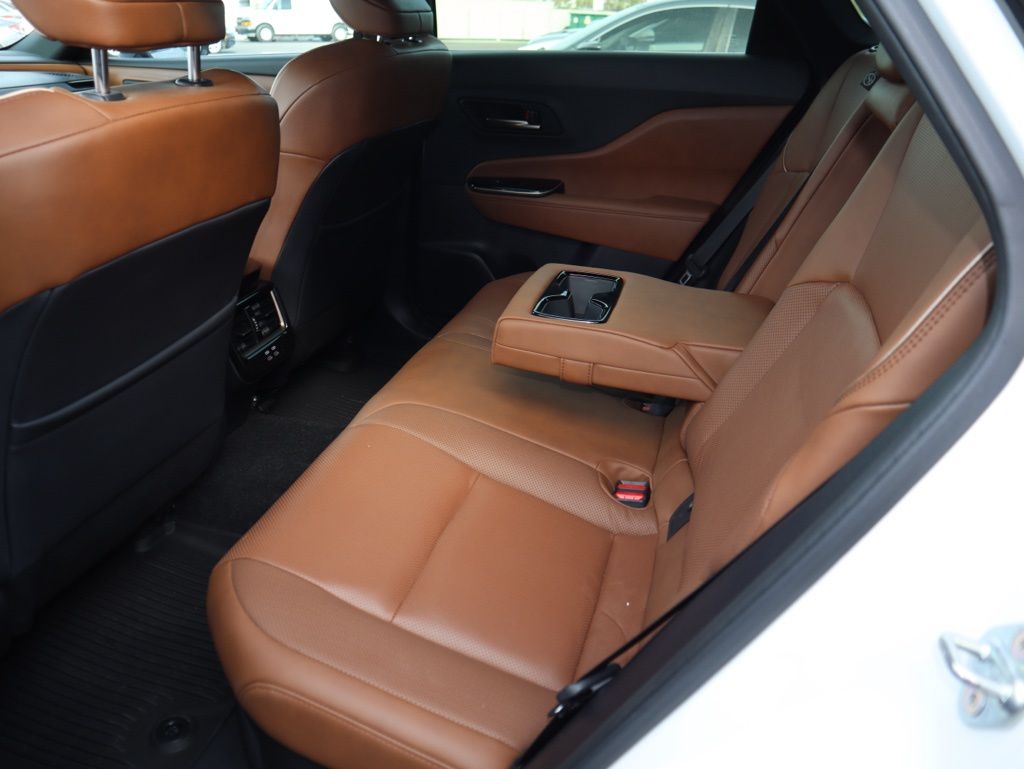 Thumbnail: 2025 Toyota Crown Signia - 9