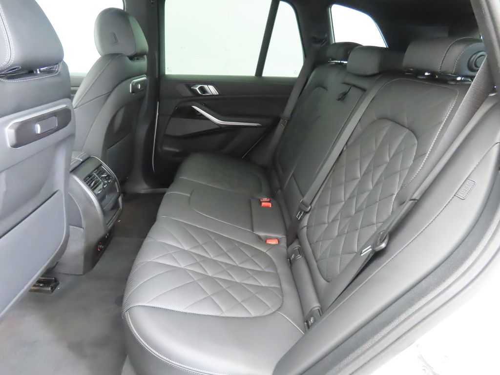 Thumbnail: 2024 BMW X5 - 21