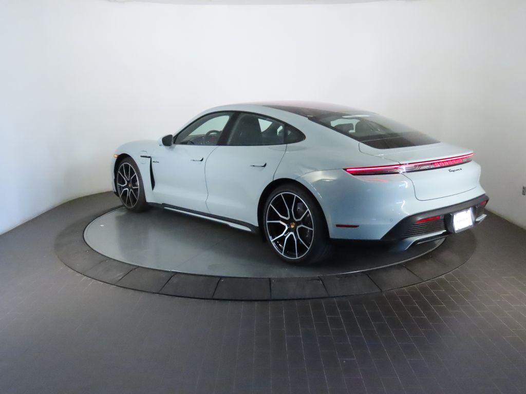Thumbnail: 2026 Porsche Taycan - 3