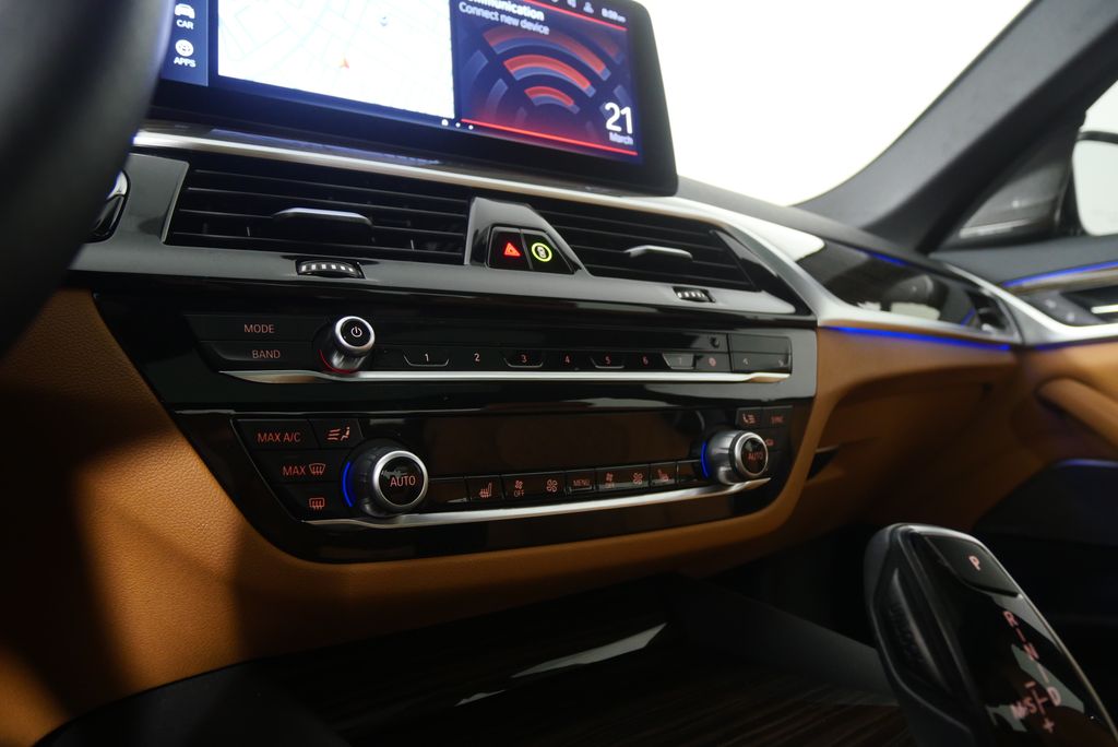 Thumbnail: 2023 BMW 5 Series - 23