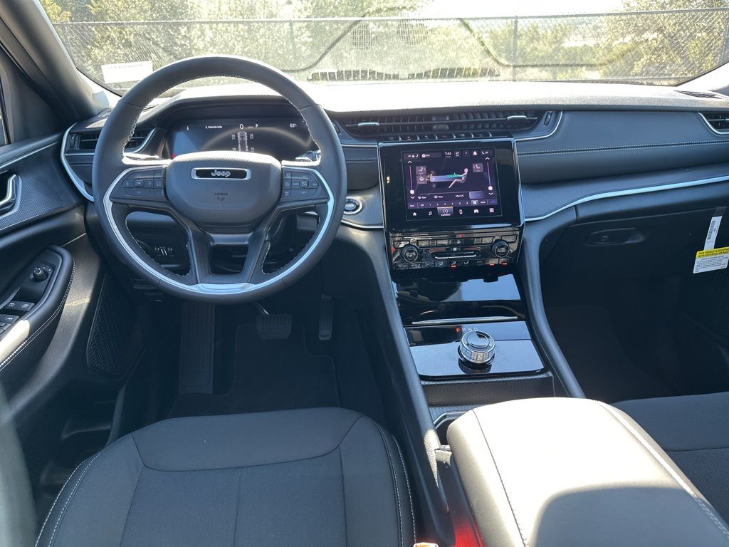 New Car 2025 Jeep Grand Cherokee  Laredo X For Sale Under $40,000 In Austin, Texas