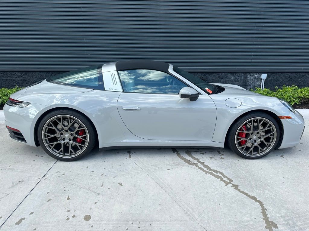 2022 Porsche 911 Targa 4S 8