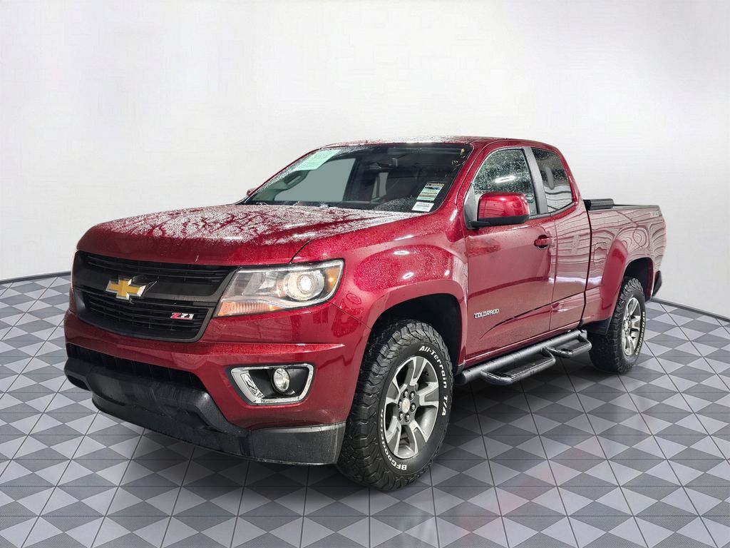 Used 2018 Red Chevrolet Z71 image 3