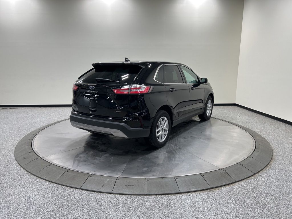 used 2024 Ford Edge car, priced at $30,976