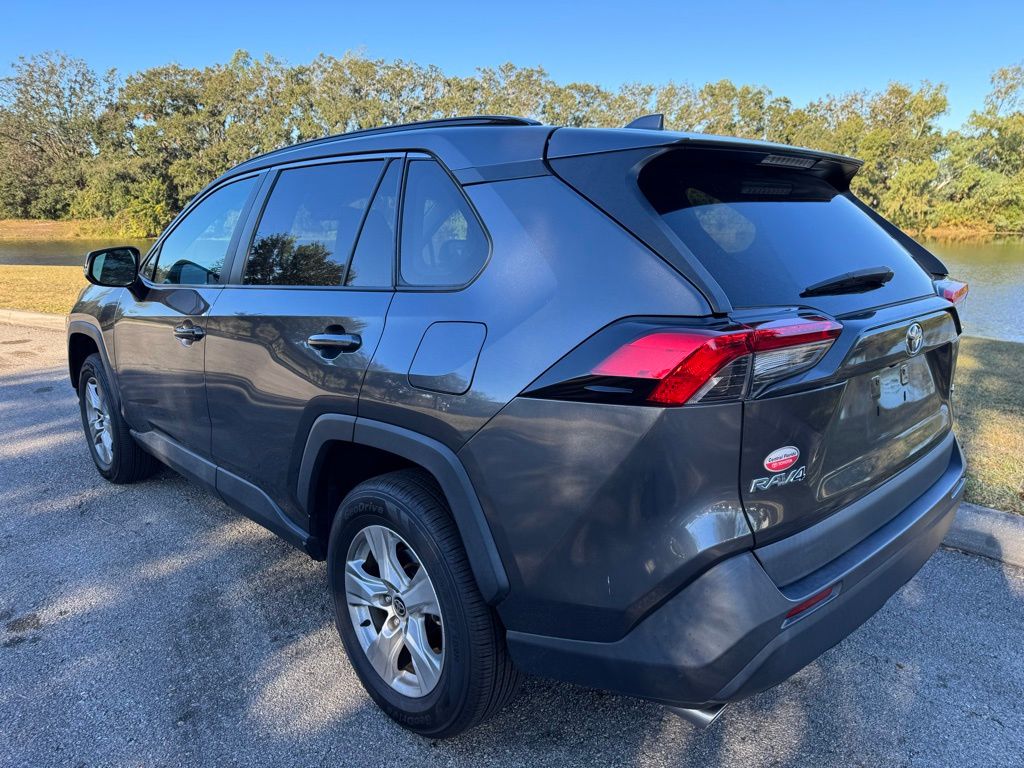 2021 Toyota RAV4 XLE 3