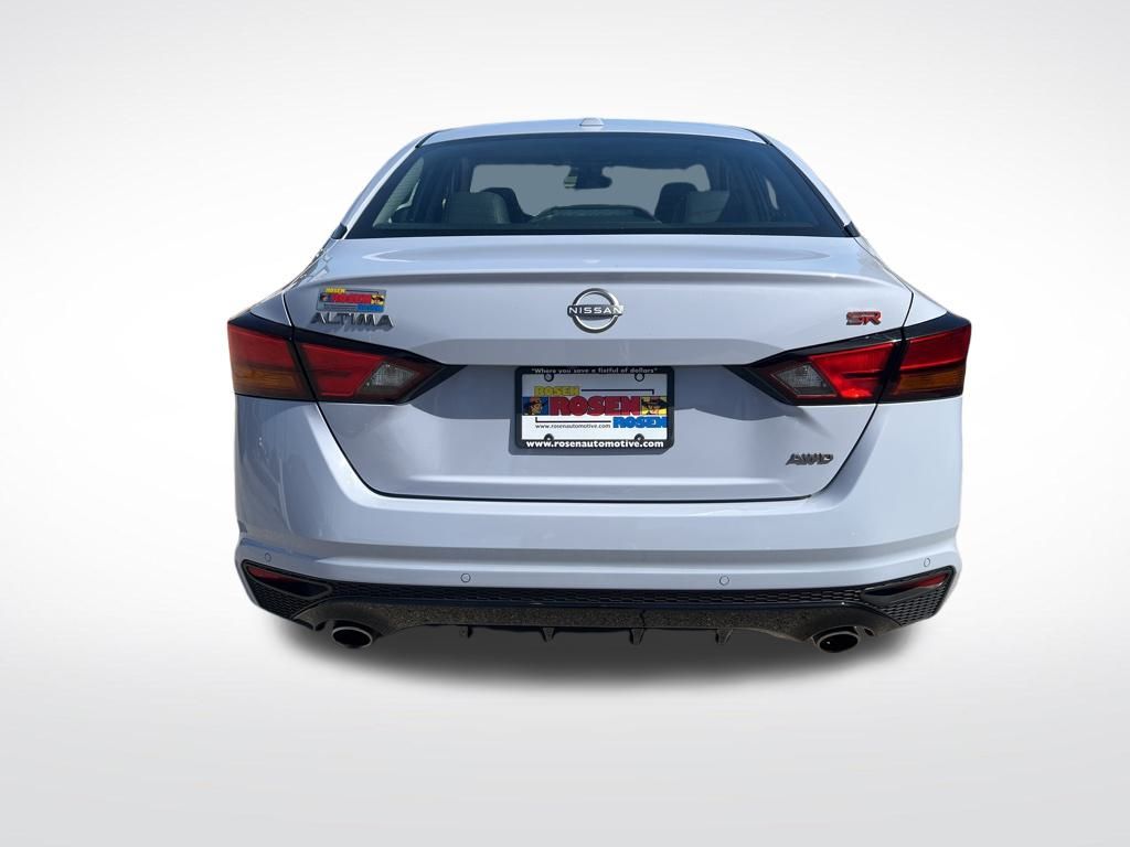 2024 Nissan Altima 2.5 SR photo