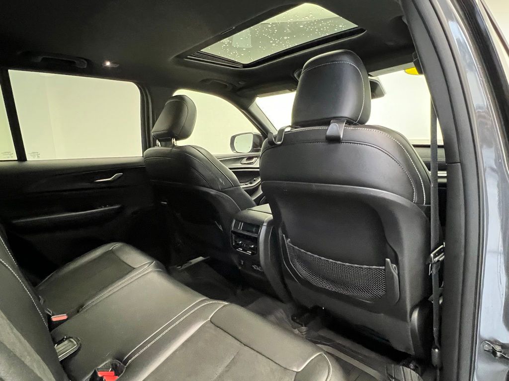 Thumbnail: 2024 Jeep Grand Cherokee - 8