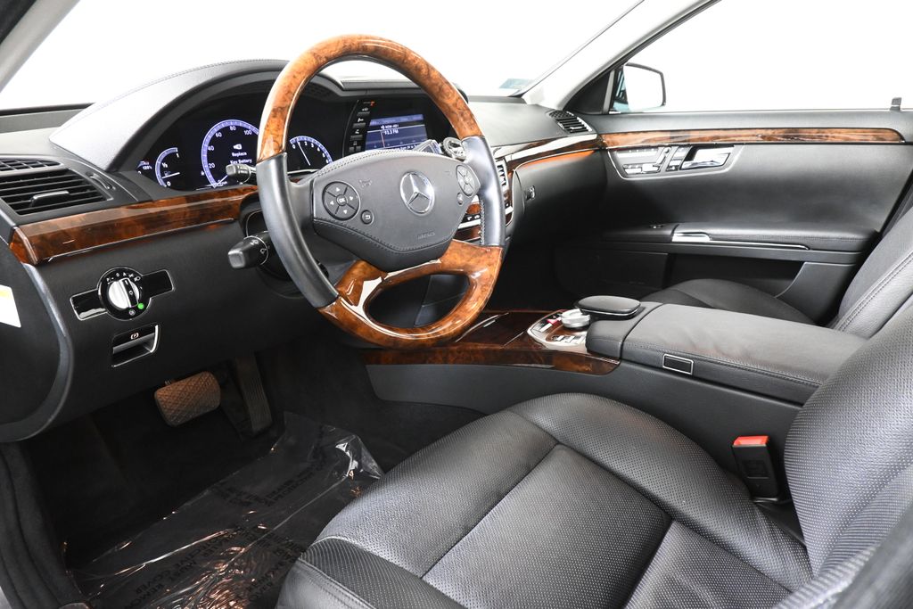 2010 Mercedes-Benz S-Class S 550 13