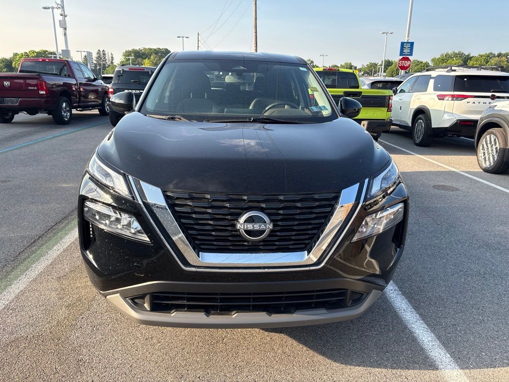 2023 Nissan Rogue — photo 2