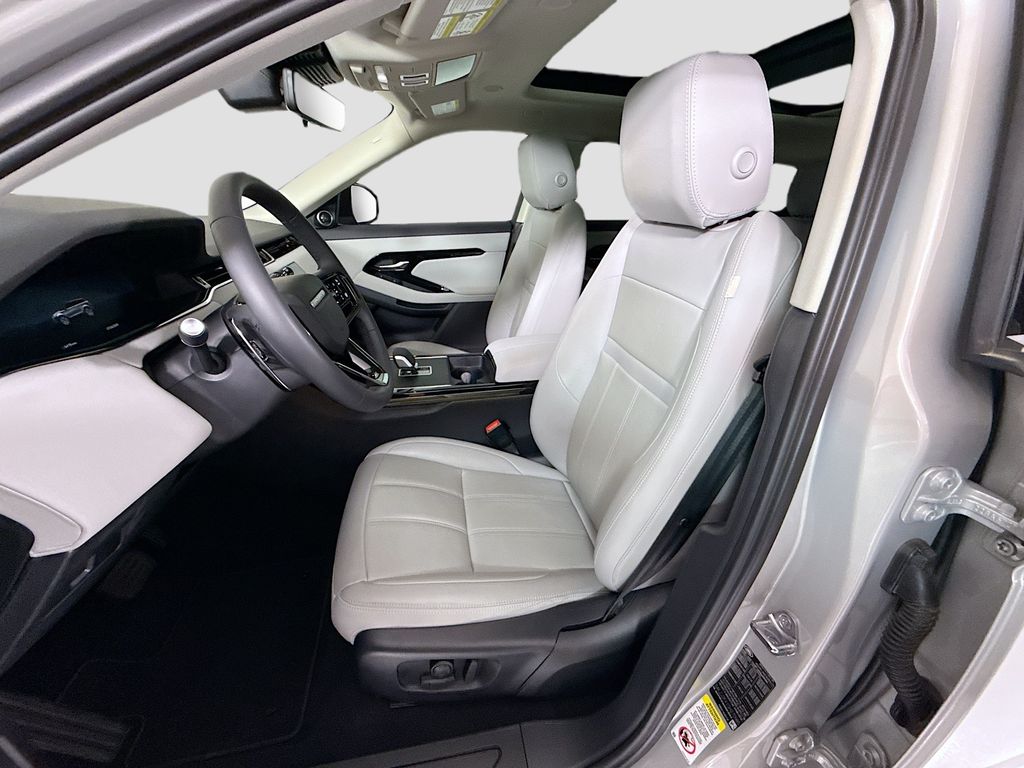 Thumbnail: 2025 Land Rover Range Rover Evoque - 19