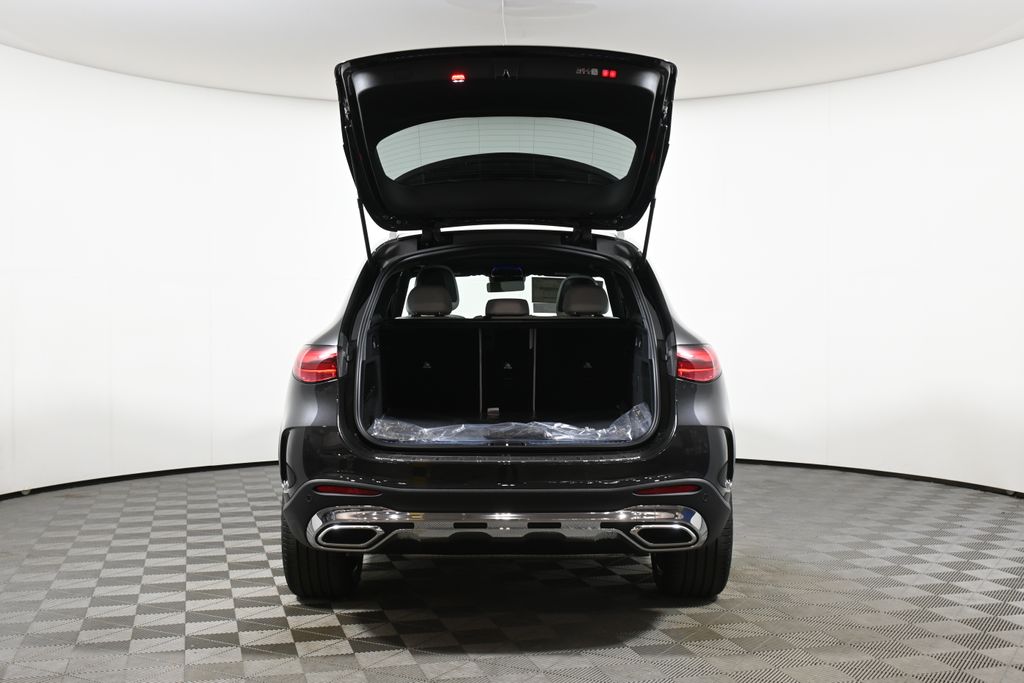 2025 Mercedes-Benz GLC 300 25