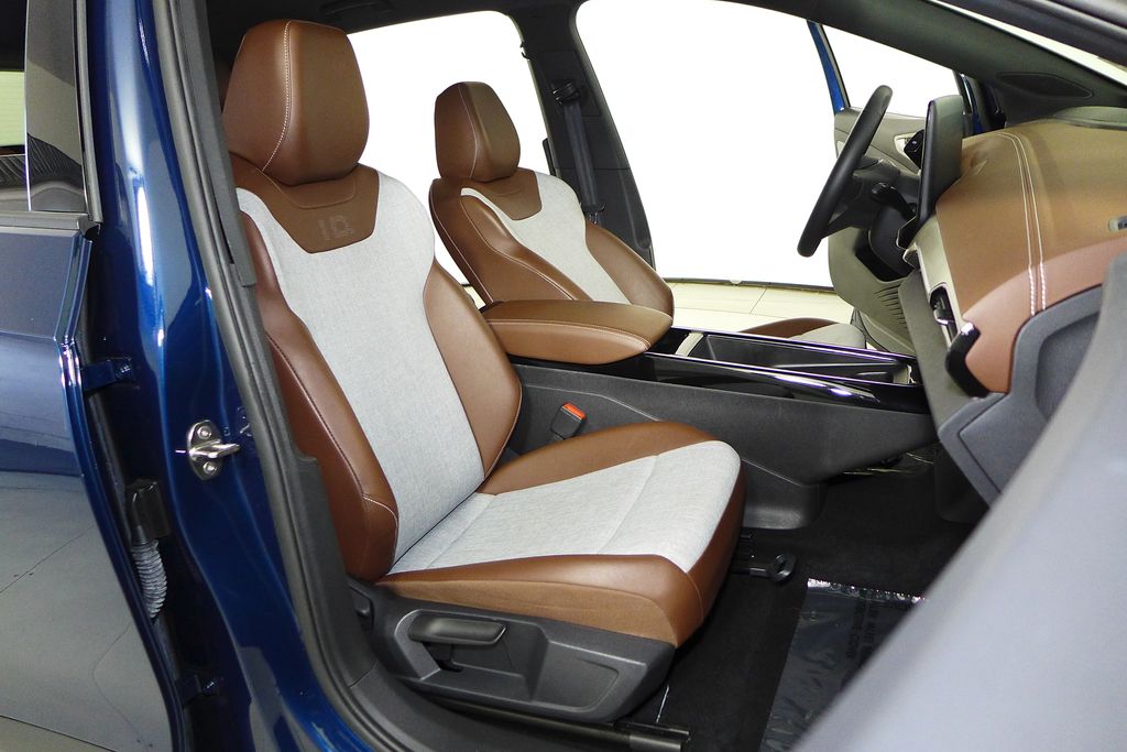 Thumbnail: 2023 Volkswagen ID.4 - 18