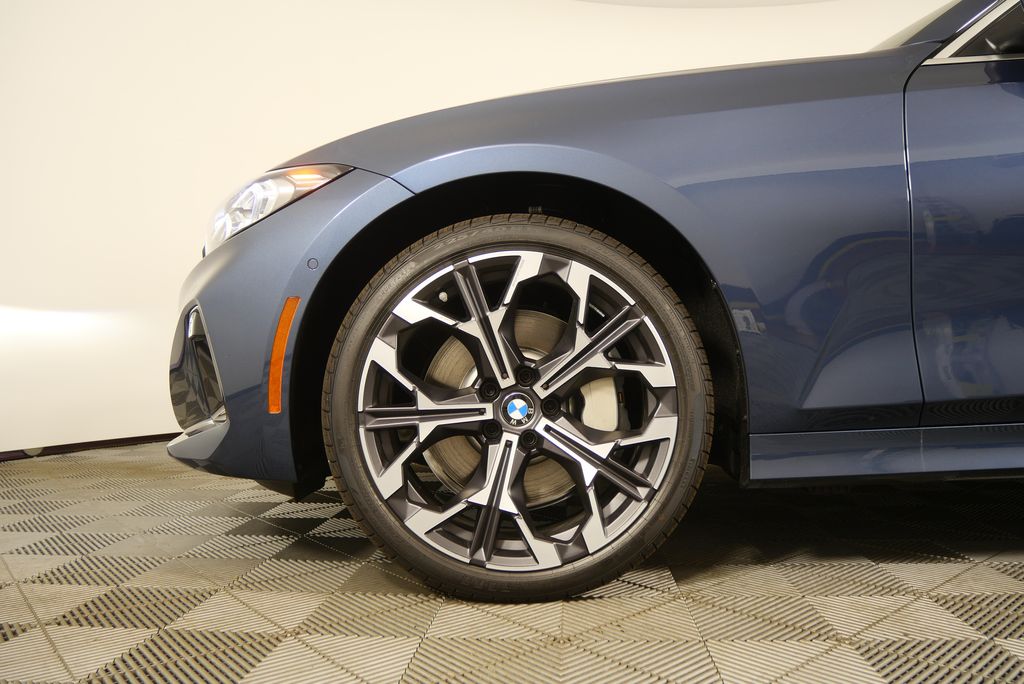 Thumbnail: 2026 BMW 3 Series - 7