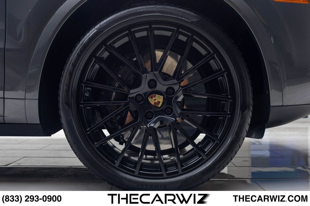 2023 Porsche Cayenne Coup Turbo - Photo 29