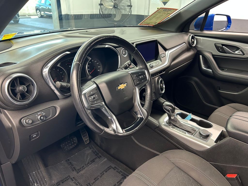 Used 2019 Kinetic Blue Metallic Chevrolet Base image 10