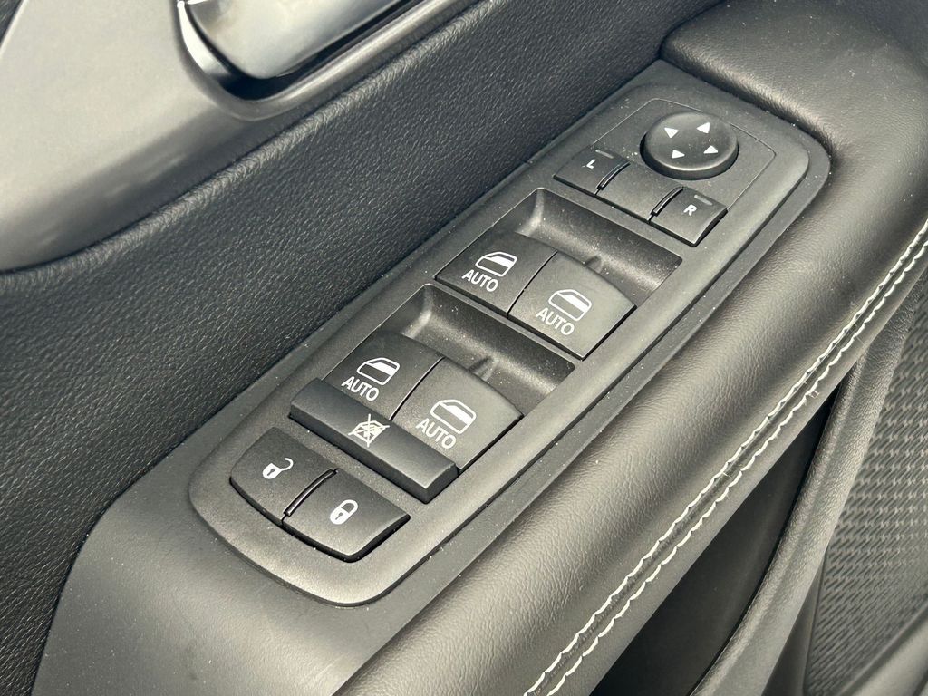 New 2026 Bright White Clearcoat Chrysler LX image 12