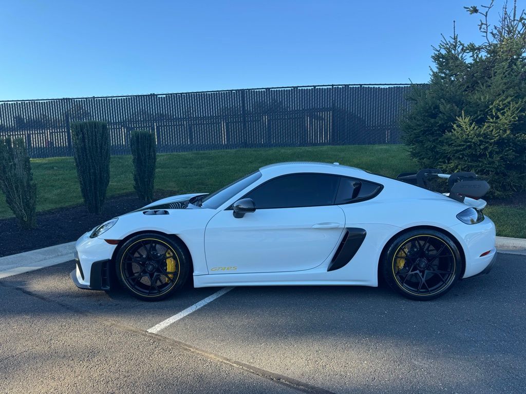 2024 Porsche 718 Cayman GT4 RS 2