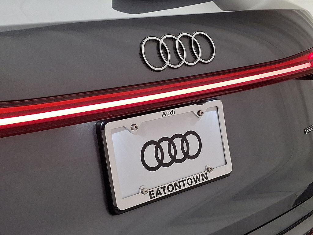 Thumbnail: 2025 Audi Q5 - 30