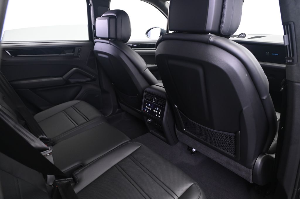 Thumbnail: 2025 Porsche Cayenne - 17