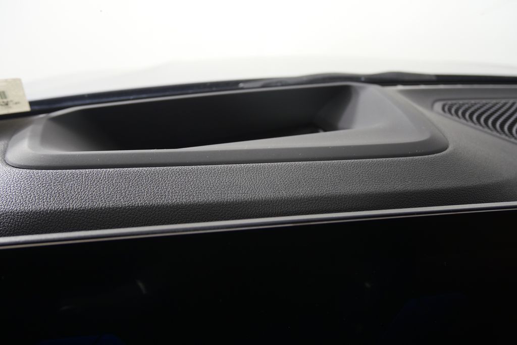 Thumbnail: 2024 BMW 3 Series - 23