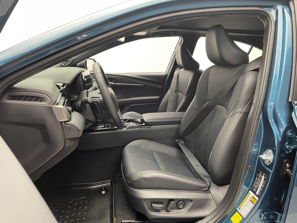 Thumbnail: 2025 Toyota Camry - 13